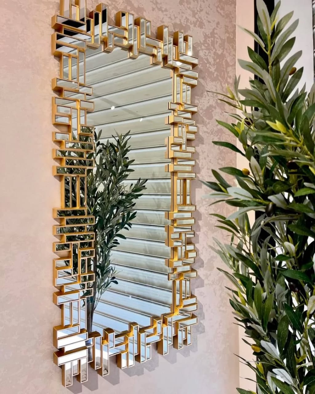 Large Decorative Mirror Kenya – Elegant Statement Mirror for Living Room and Bedroom