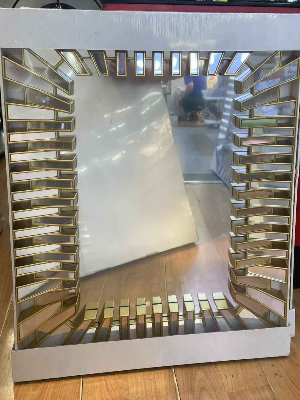 Large Decorative Mirror Kenya – Elegant Statement Mirror for Modern Home Interiors - Image 2