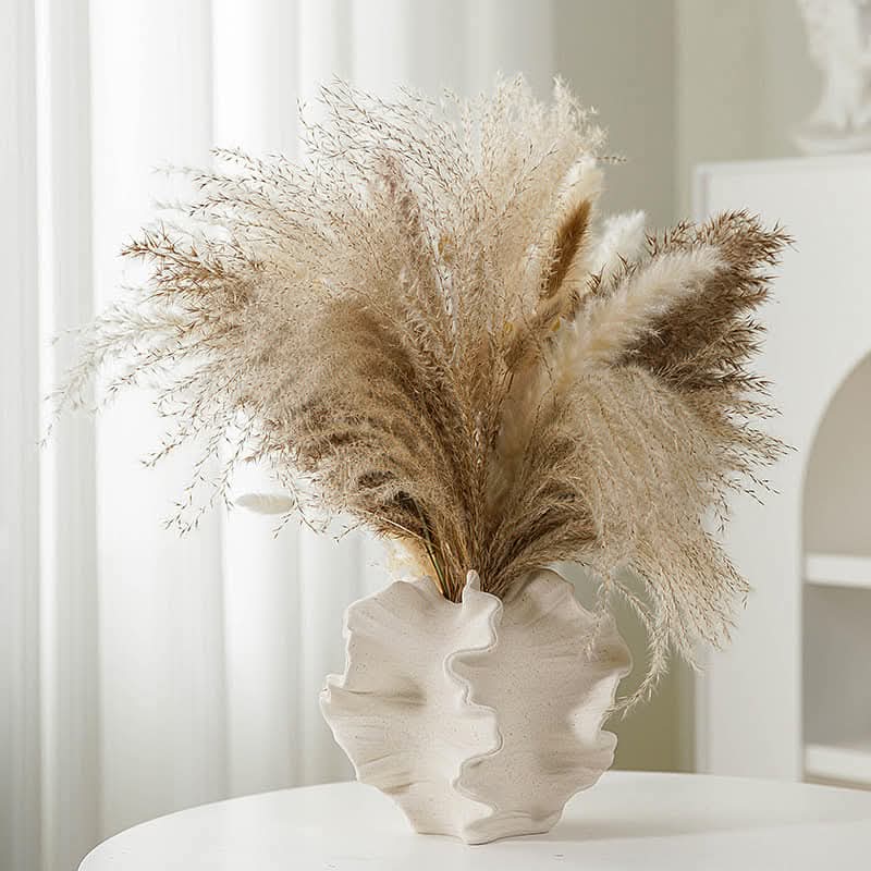 White Petal-Shaped Ceramic Vase Kenya – French Retro Artistic Flower Vase for Luxury Home Décor