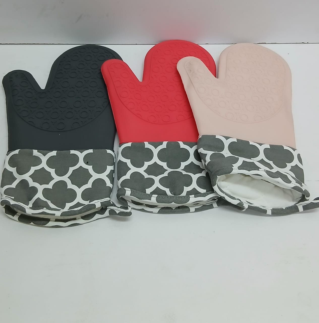 Silicone Insulated Oven Gloves (Pair) – Heat Resistant Kitchen Gloves | Kitchen Essentials Kenya - Image 3